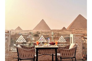 Outdoor dining - Diark Pyramids Hotel (Cairo)