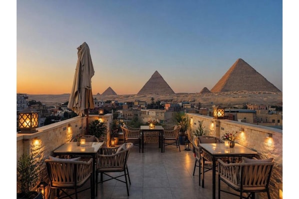 Outdoor dining - Diark Pyramids Hotel (Cairo)