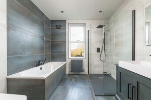 Shower - The Grand Weave House (Shipley)