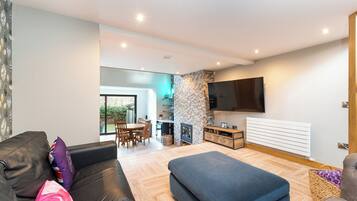 Cottage | Interior