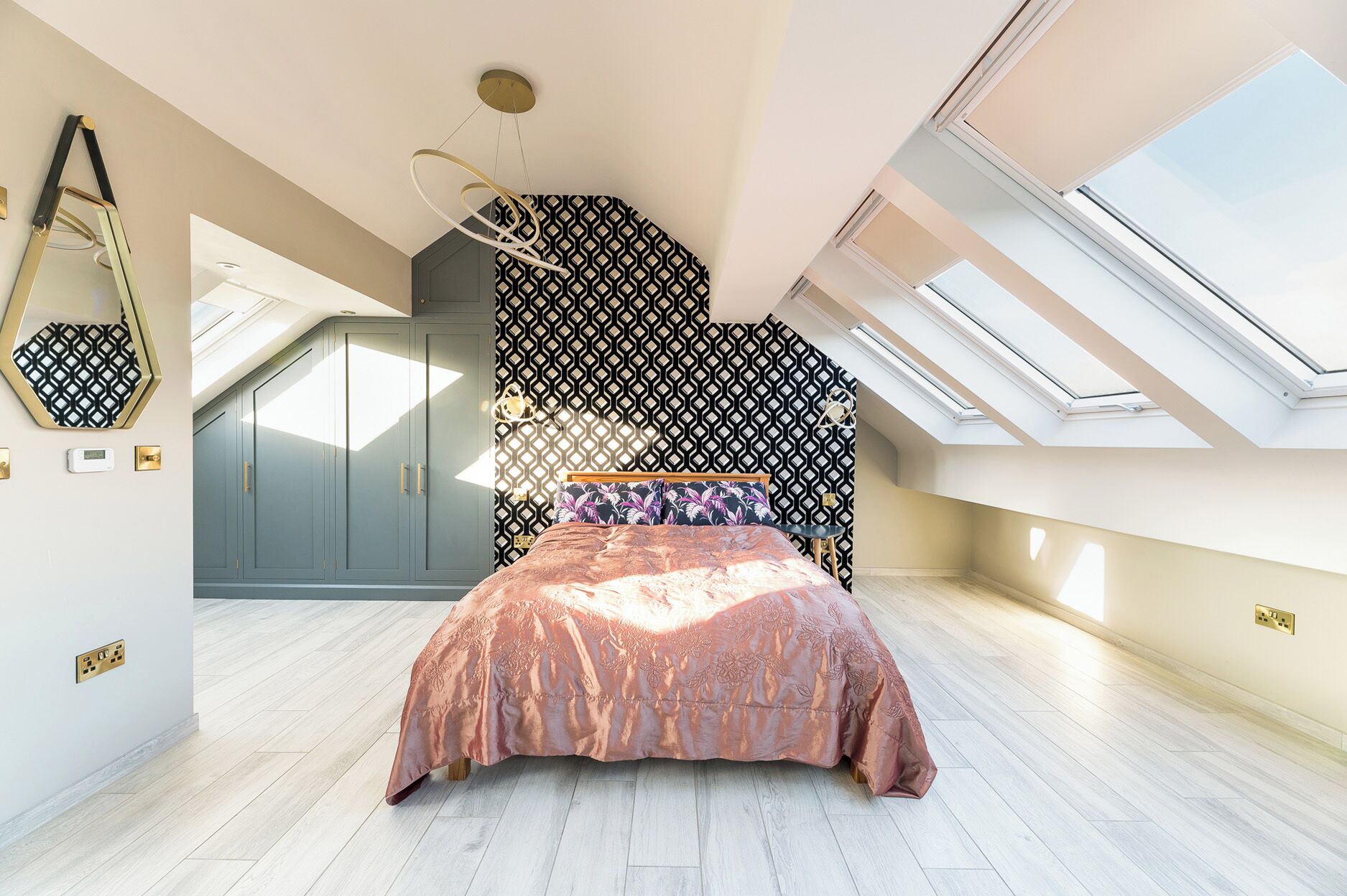 5 bedrooms, individually decorated, individually furnished, free WiFi