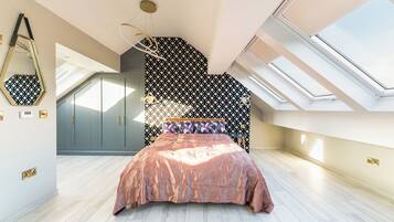 5 bedrooms, individually decorated, individually furnished, free WiFi