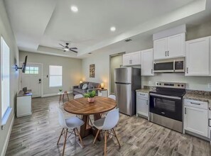 Private kitchen - Terrific 2-bedroom house with AC in a minute from Kickapoo Lucky casino (Eagle Pass)