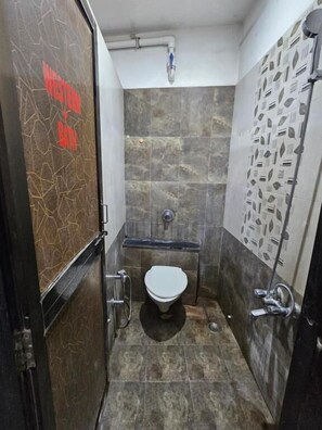 Bathroom - The Home Guest House (Nagpur)
