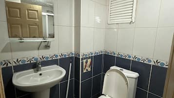 Twin Room, Balcony, City View | Bathroom | Free toiletries, towels, soap, shampoo