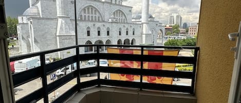 Twin Room, Balcony, City View | Terrace/patio