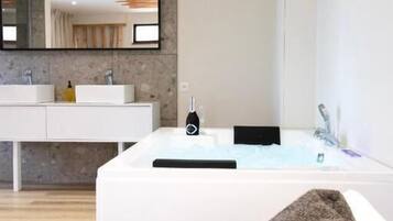 Premium Double Room, Garden View | Bathroom