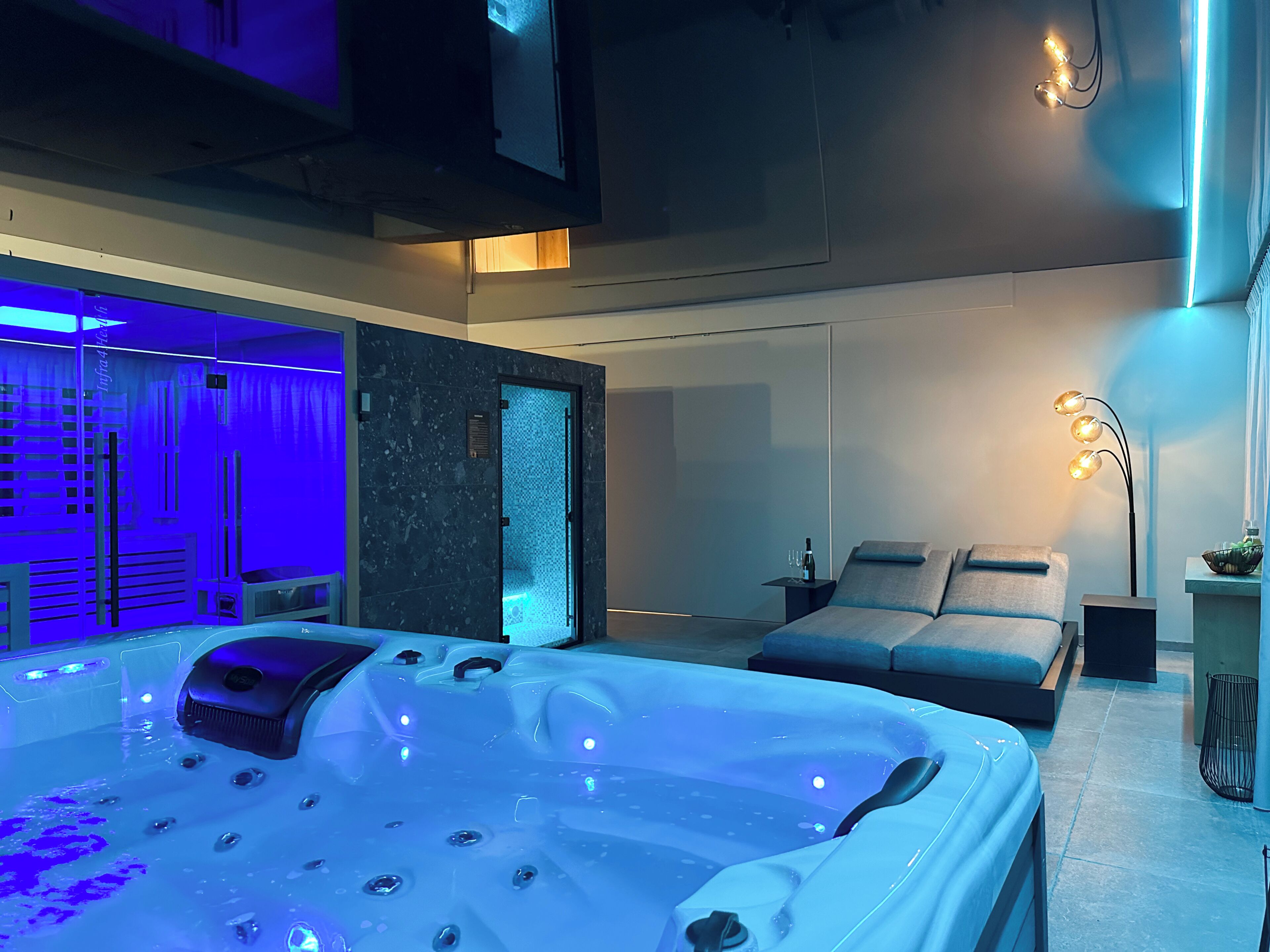 Badstue, boblebad, dampbad, tyrkisk bad/hamam og kroppsbehandlinger