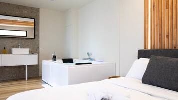 Premium Double Room, Garden View | Spa