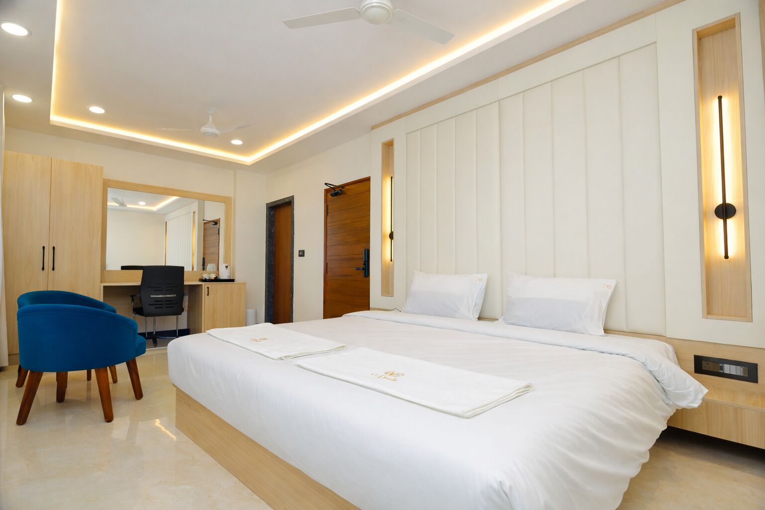 Luxury Suite, City View