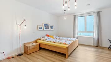 WiFi, bed sheets, wheelchair access