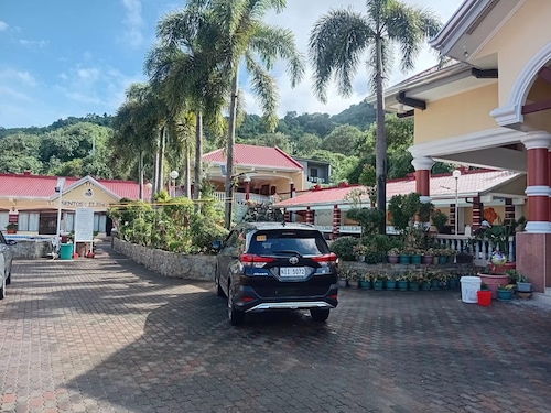 Townhouse Sentosa Elenita Private Resort