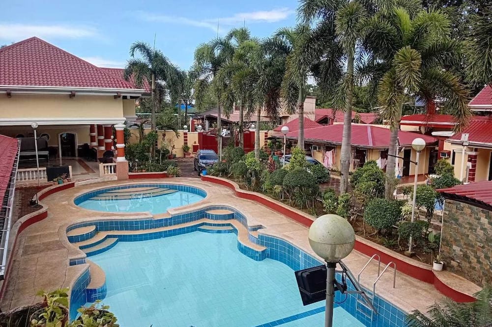 Townhouse Sentosa Elenita Private Resort