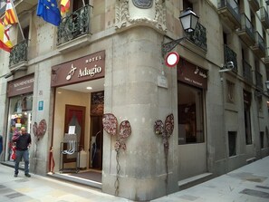 Front of property - Hotel Adagio (Barcelona)
