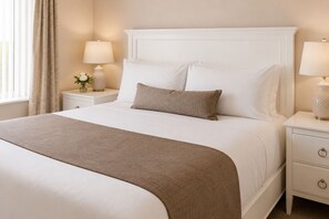 Classic Room | Iron/ironing board - The Toronto Urban Suites (Toronto)
