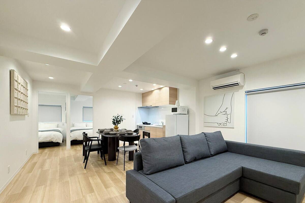 Comfort-Apartment, Balkon | Wohnbereich | 55-Zoll-Smart-TV mit Kabelempfang