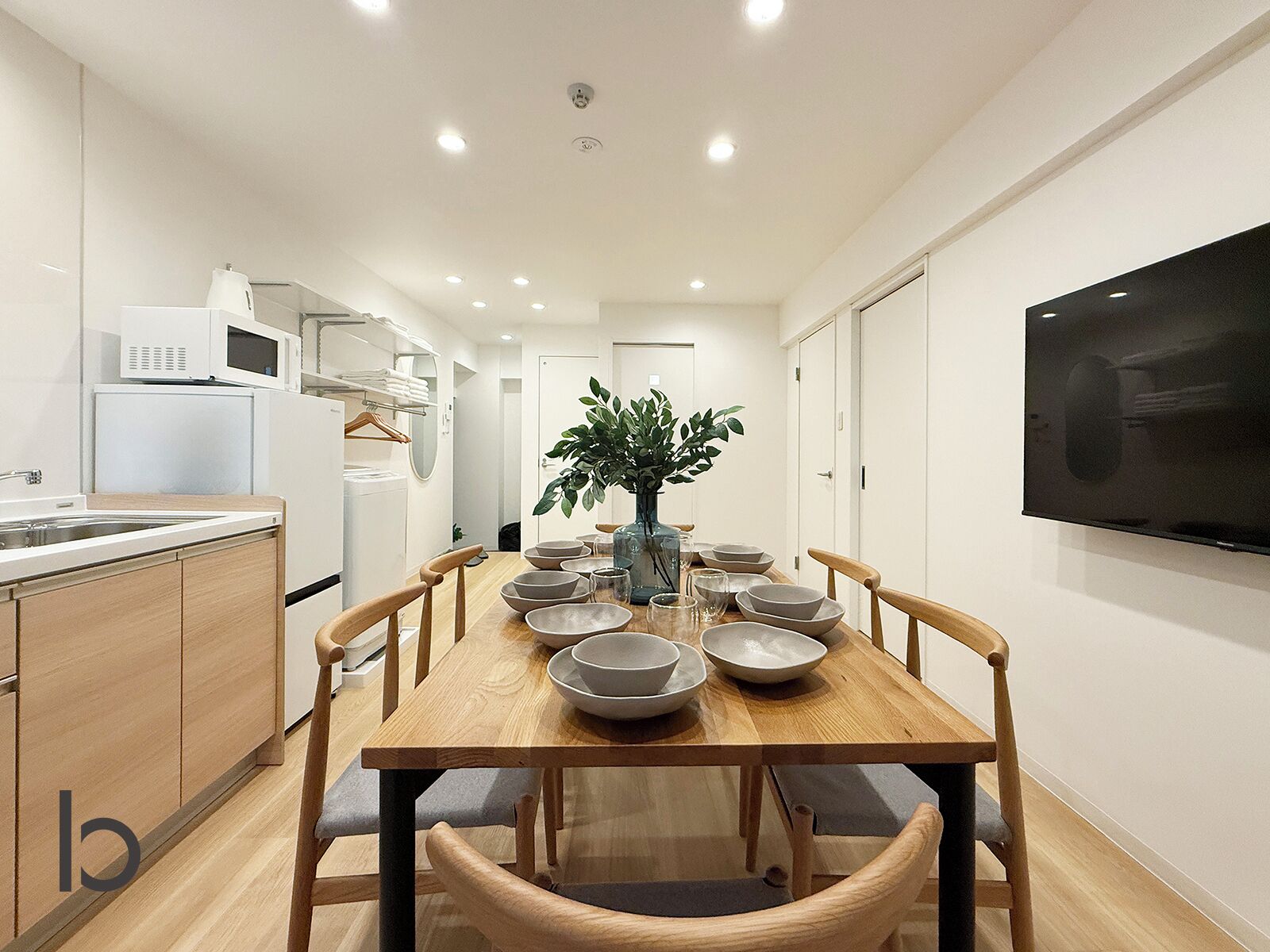 Desk, laptop workspace, iron/ironing board, free WiFi