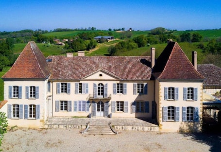 Exterior. Château 'En Armagnac': Mountain View, Private Pool, Wi-Fi