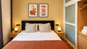 Cubrecamas, decoración personalizada, muebles diferentes y wifi gratis 