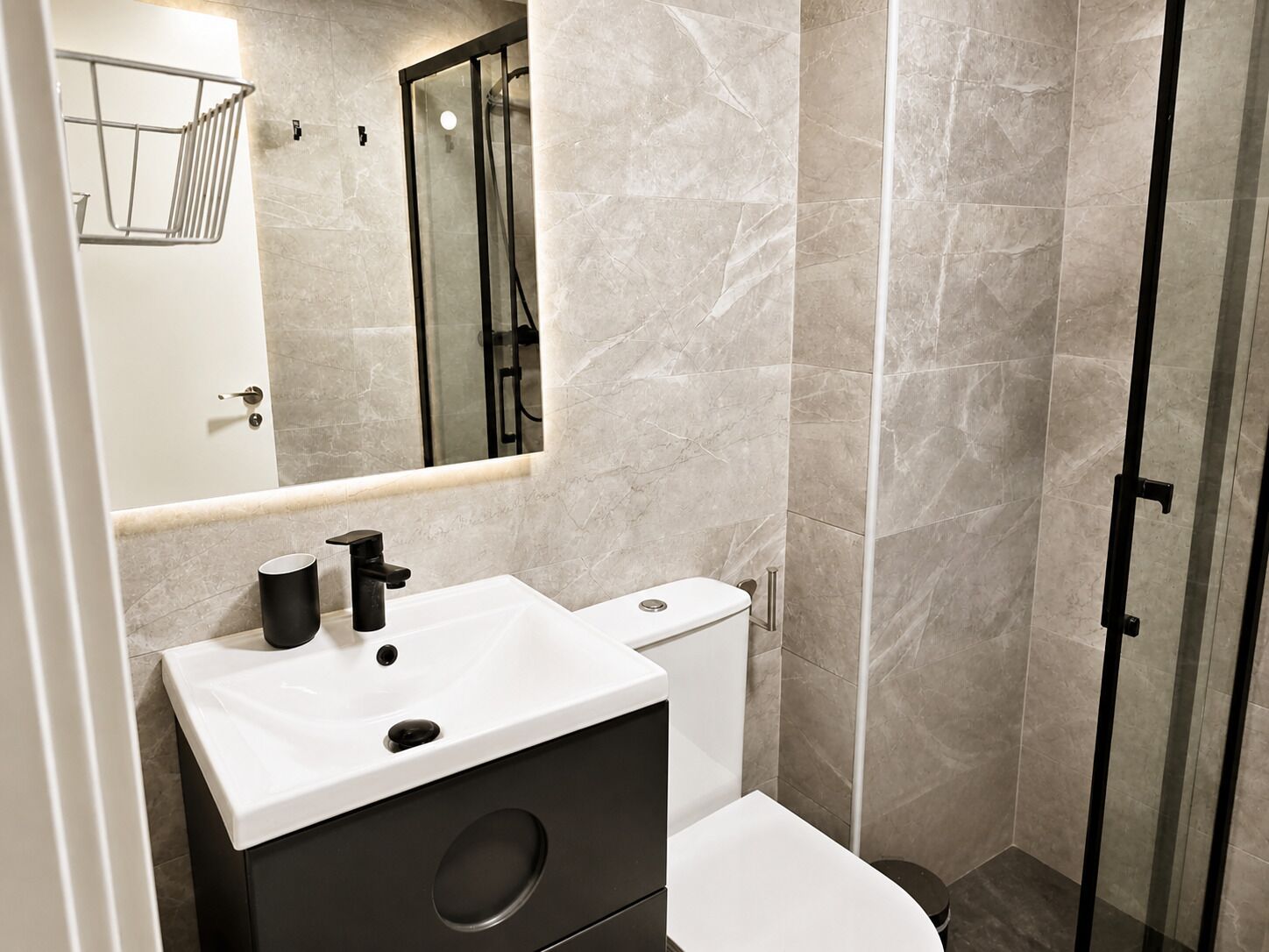 Luxe appartement, 3 slaapkamers, uitzicht op heuvels | Badkamer