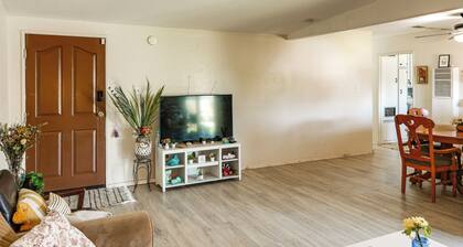 Private Pool & Yard! Family Getaway in Bakersfield