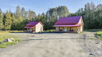 House (4 Bedrooms) | Front of property
