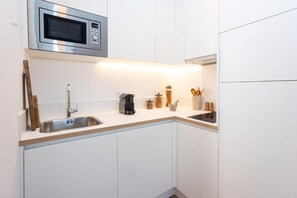 Private kitchen - THE BABEL COMMUNITY Hôtel SQY Gare (Montigny-le-Bretonneux)