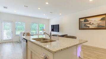 Apartment (2 Bedrooms) | Bahagian dalam