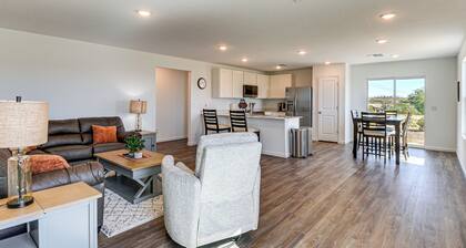 Wickenburg Golf Getaway w/ Patio & Yard!