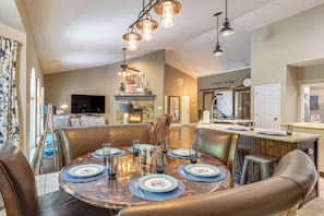 House (4 Bedrooms) | Interior