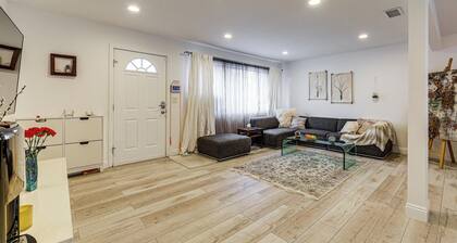 Close to Shore, Malls & Dining! Redondo Beach Home
