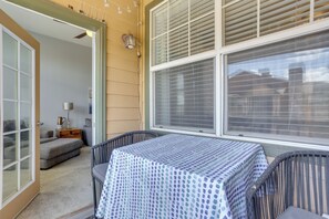 Apartment (2 Bedrooms) | Interior - Easy E470 & 125 Access! Quiet Englewood Condo (Parker)