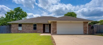 Spacious, Convenient! Deridder Home w/ Fenced Yard