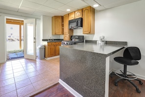 Apartment (2 Bedrooms) | Interior - Apt Near the Metro w/ Easy Baltimore Access (Reisterstown)