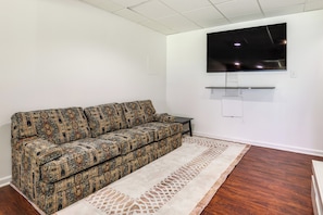 Apartment (2 Bedrooms) | Interior - Apt Near the Metro w/ Easy Baltimore Access (Reisterstown)