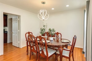 House (4 Bedrooms) | Interior