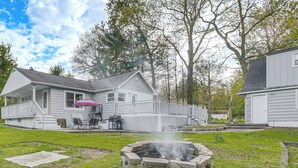 A house with a fire pit, a covered patio, and a deck. - Deck & Patio! Wurtsboro Haven Near Lakes & Trails (Wurtsboro)