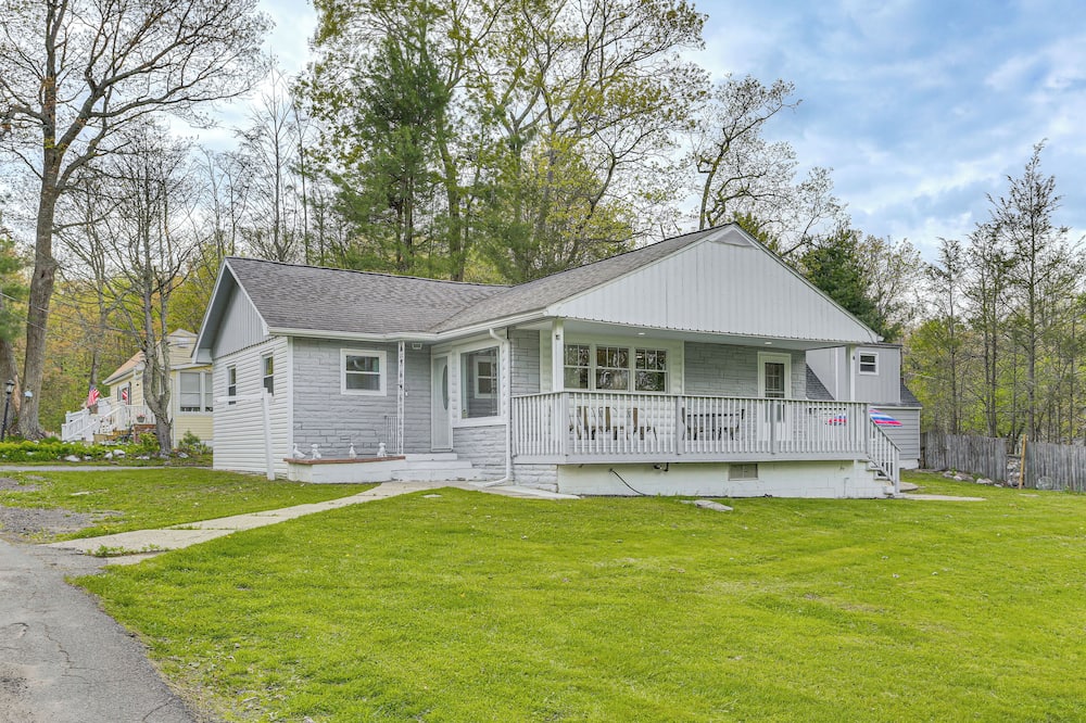 Deck & Patio! Wurtsboro Haven Near Lakes & Trails - Monticello, NY