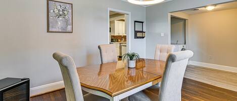 House (2 Bedrooms) | Interior