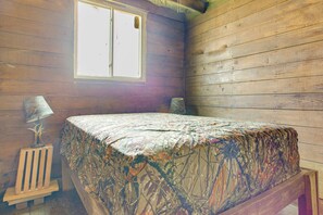 Interior - Group Getaway in Historic Barn: 2 Mi to Rushville (Rushville)