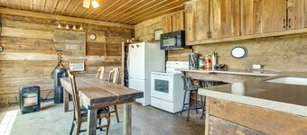 Group Getaway in Historic Barn: 2 Mi to Rushville
