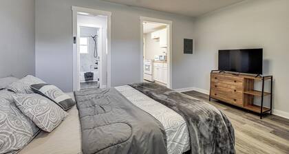 3 Mi to Dtwn: Pet-friendly Studio in Huntsville