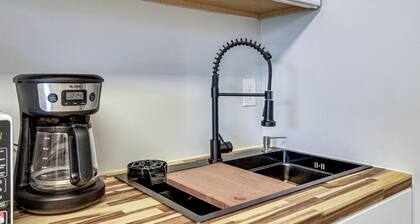 3 Mi to Dtwn: Pet-friendly Studio in Huntsville