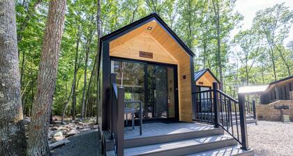 Glamping at Four Fillies Lodge-The Maid Marian