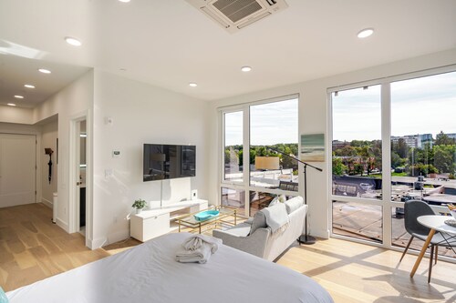 This apartment is a 1 bedroom(s), 1 bathrooms, located in Brighton, MA.