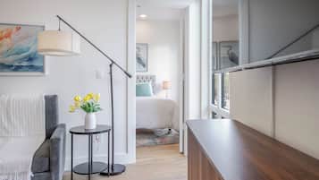 Iron/ironing board, WiFi (free), bed sheets