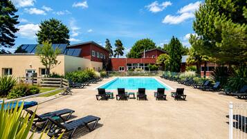 Piscine extérieure, piscine chauffée