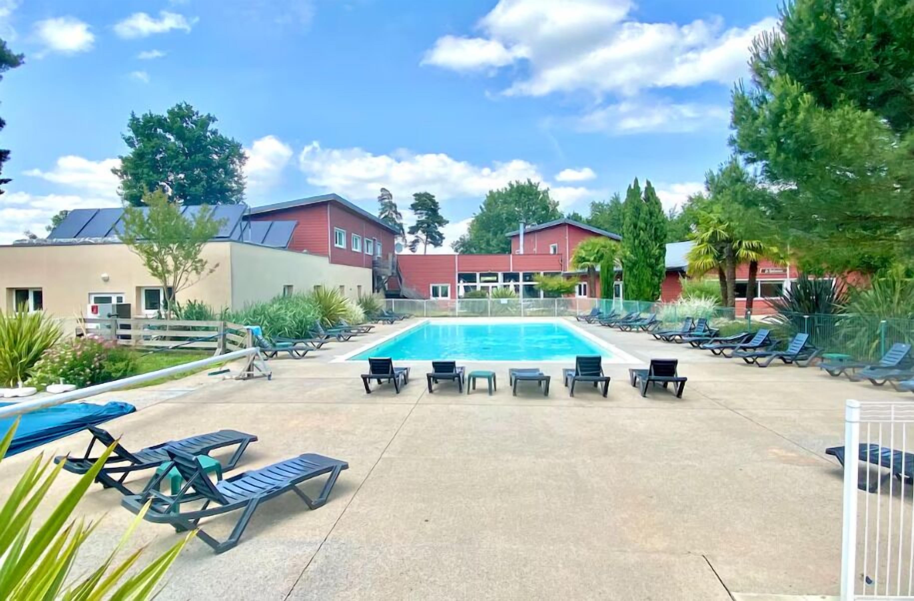 Piscine extérieure, piscine chauffée