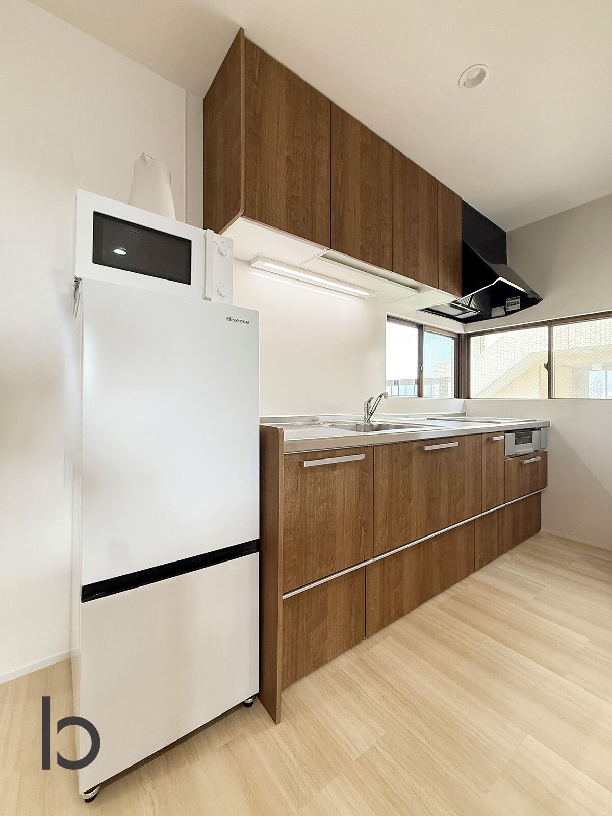 Apartemen Keluarga, pemandangan kota | Dapur pribadi | Lemari es, microwave, kompor, dan ketel listrik
