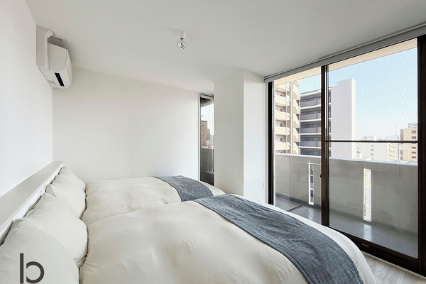 City Apartment | Desk, laptop workspace, iron/ironing board, WiFi (free)